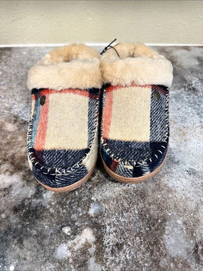 Dearfoams Plaid Clog Slipper Plaid Faux-Fur Trim Slippers NWT